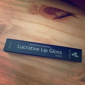 Lucrative lip gloss